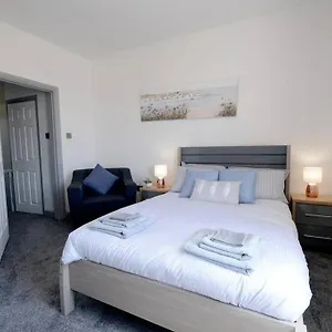 https://renovated-house-near-darlington-train-station.yorkshirehotels.net